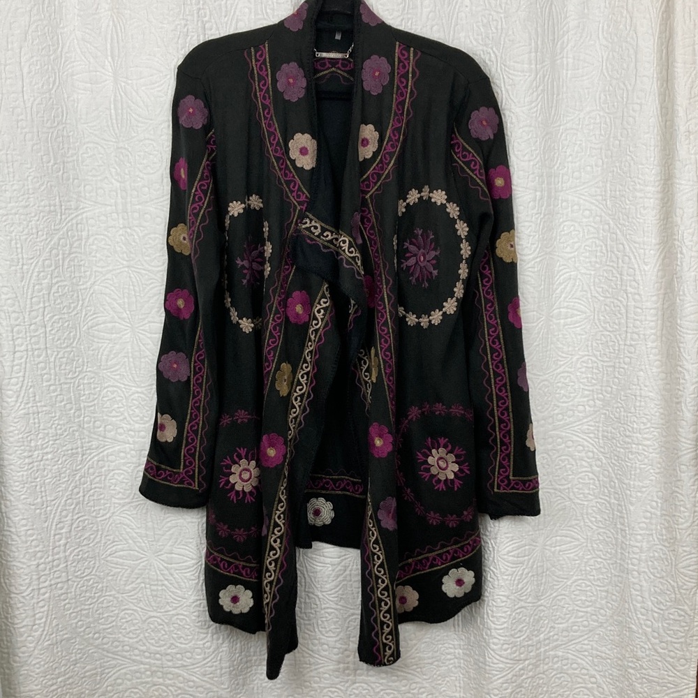 Paparazzi Black Floral Embroidered Cardigan sz Large